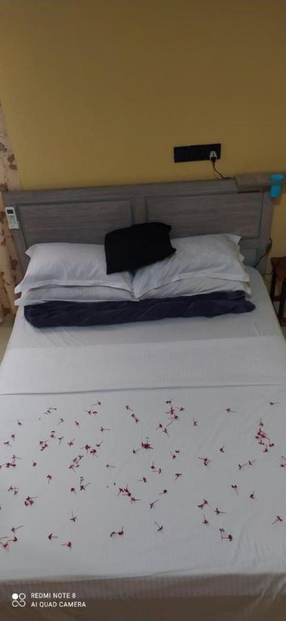 Bed and breakfast Night Star Dhangethi Extérieur photo